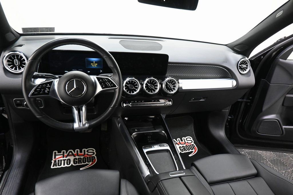 Used 2024 Mercedes-Benz GLB 250 4MATIC image 4