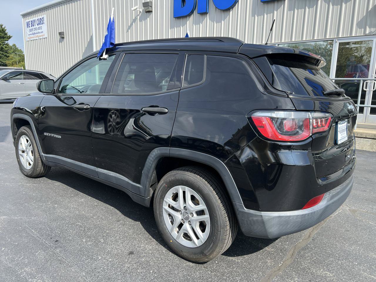 Used 2018 Jeep Compass Sport FWD image 3
