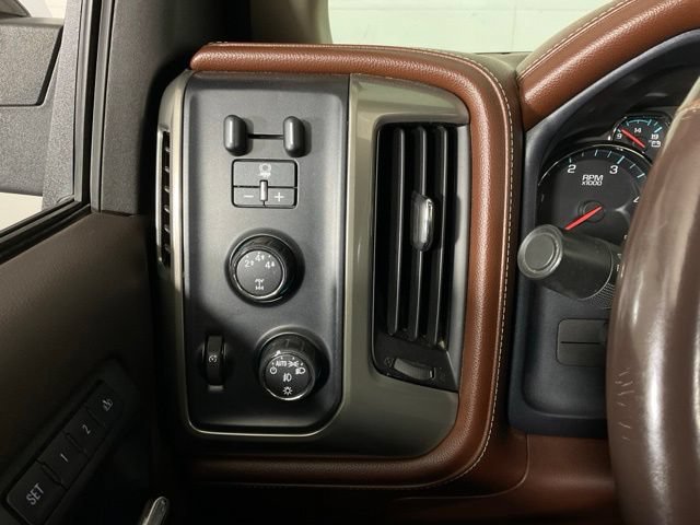 Used 2015 Chevrolet Silverado 2500 High Country w/ Duramax Plus Package AWD/4WD image 26