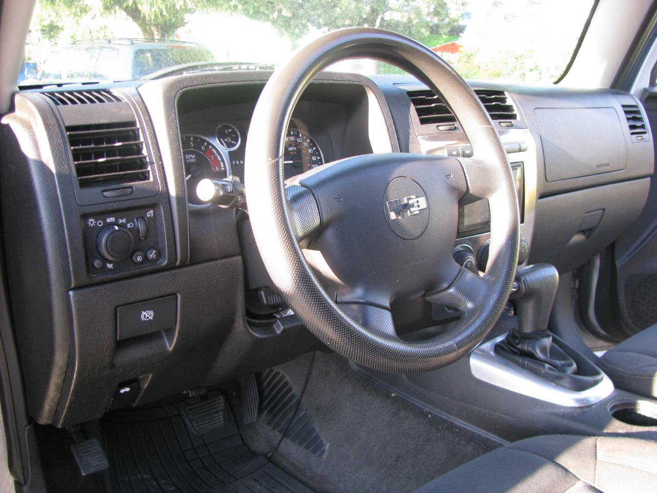 Used 2006 HUMMER H3 image 9