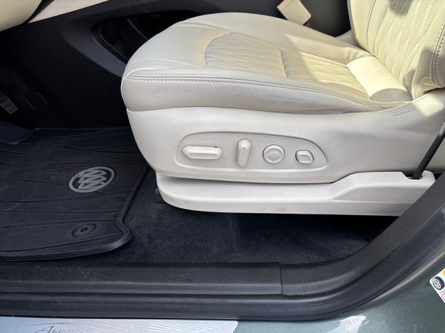 Used 2022 Buick Enclave Avenir w/ Trailering Package, 5000 lbs. FWD image 13