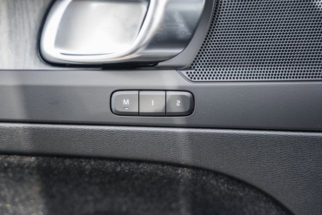 Used 2026 Volvo XC40 B5 Plus w/ Protection Package Premier image 40