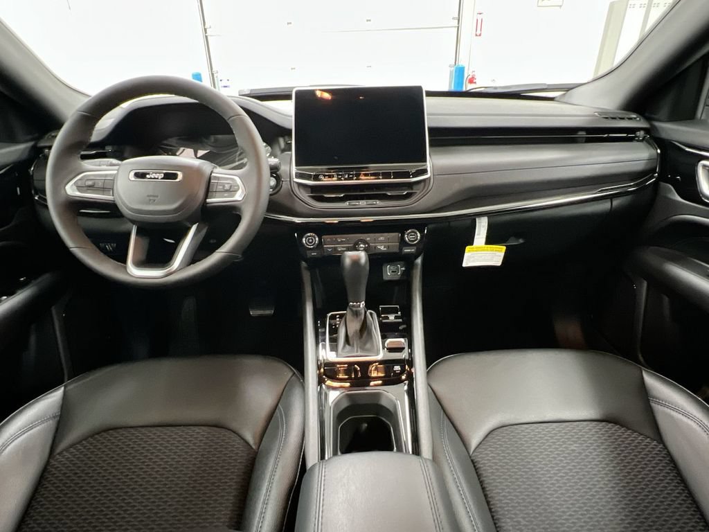 New 2026 Jeep Compass Latitude AWD/4WD image 10