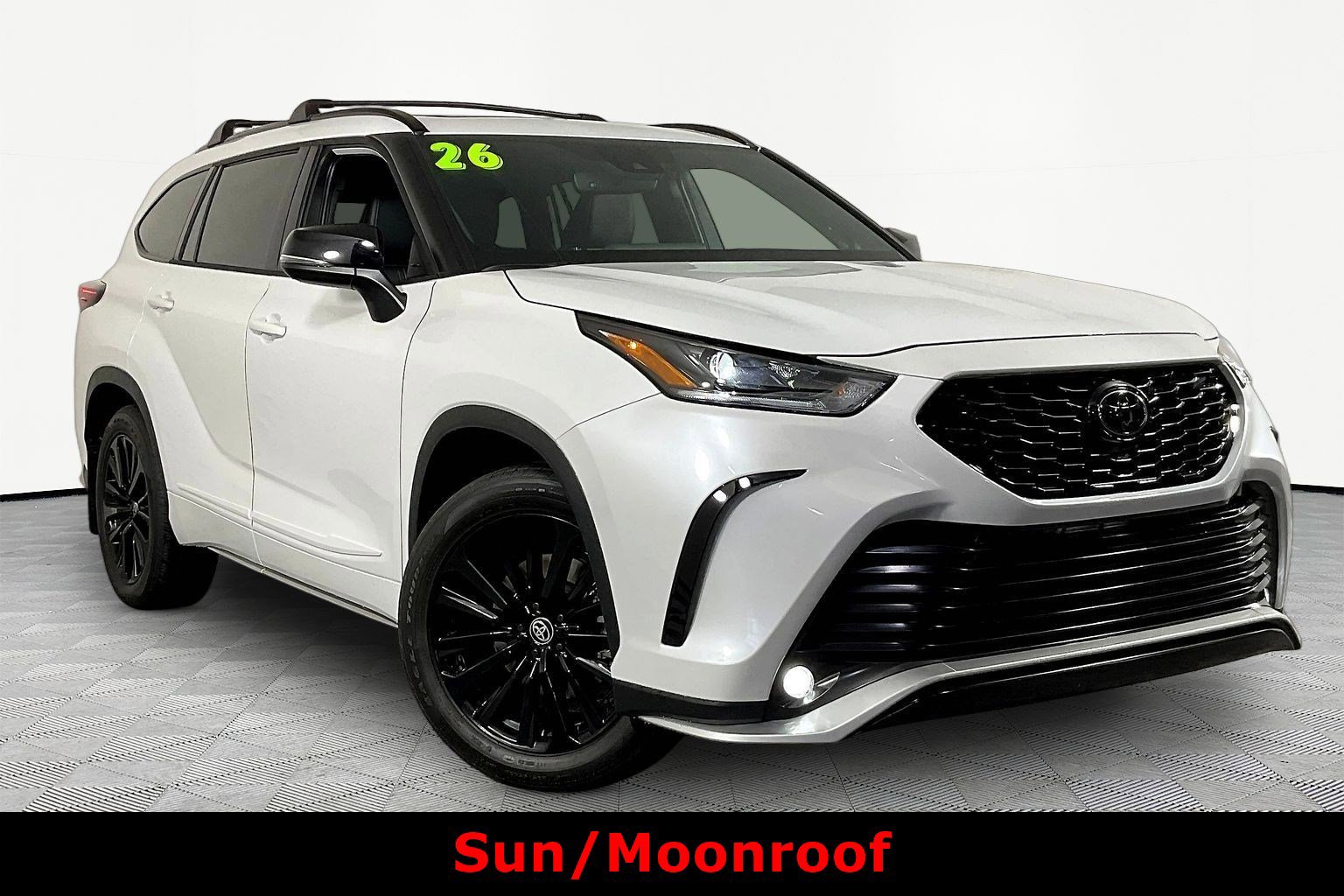 Used 2026 Toyota Highlander XSE AWD/4WD image 3