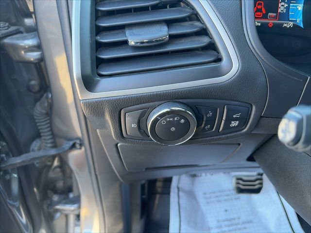 Used 2022 Ford Edge ST-Line w/ Class II Trailer Tow Package image 19