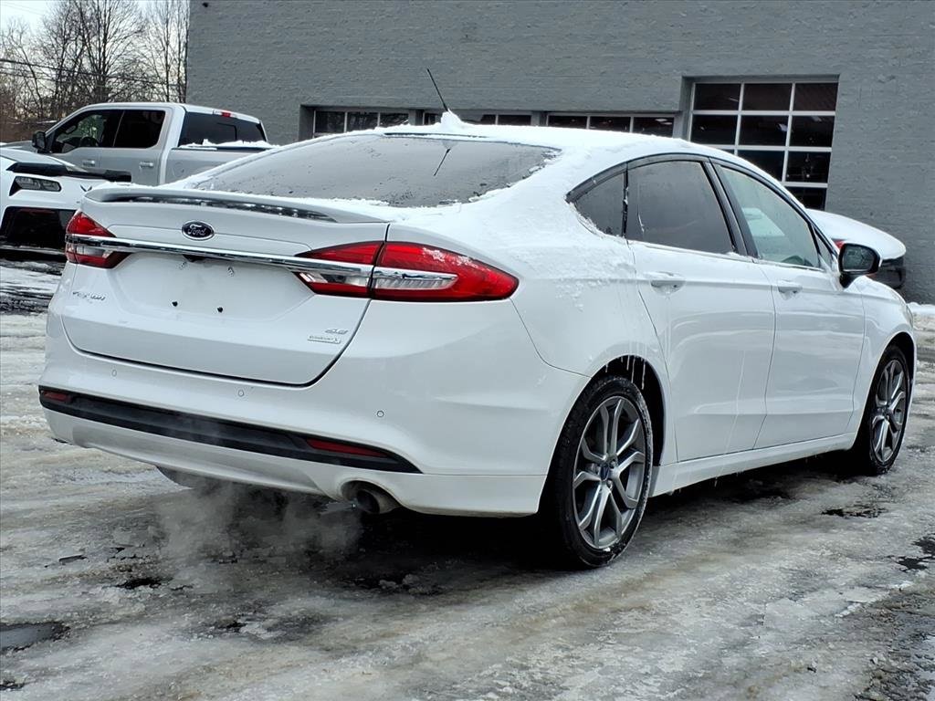 Used 2017 Ford Fusion SE w/ Equipment Group 201A image 5