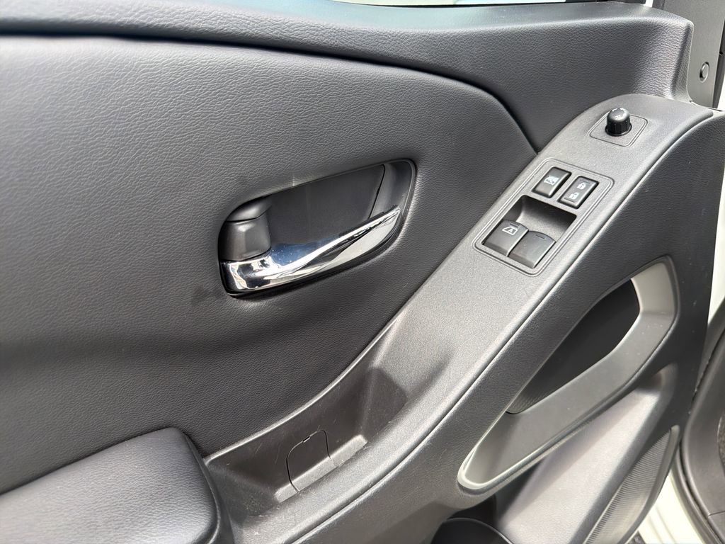 Certified 2025 Nissan Frontier SV RWD image 12
