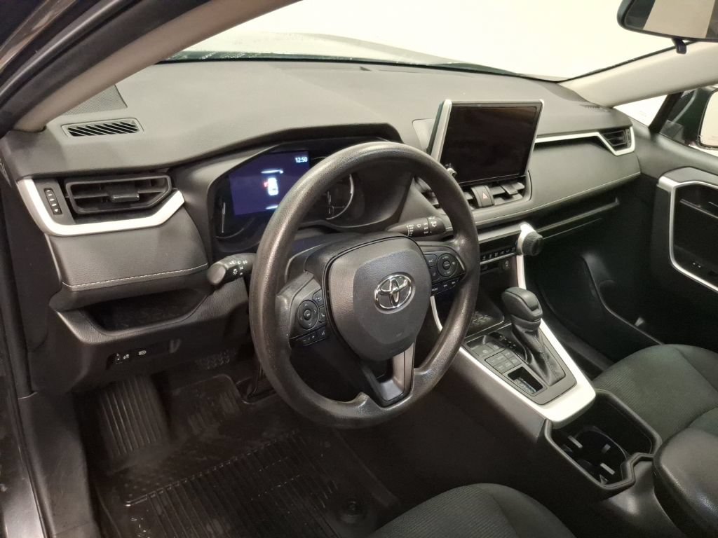 Used 2023 Toyota RAV4 LE AWD/4WD image 18