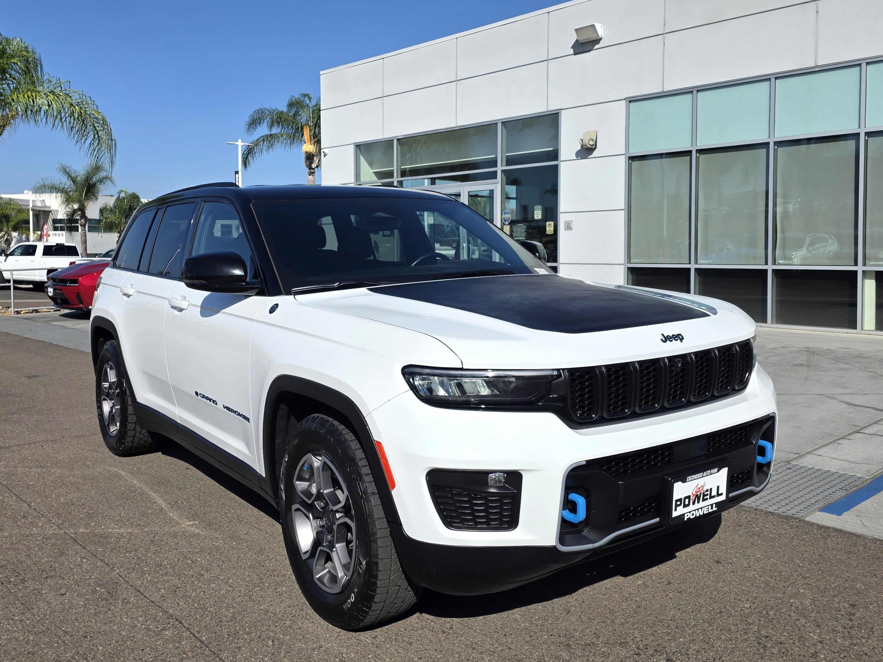 Certified 2022 Jeep Grand Cherokee Trailhawk AWD/4WD image 6