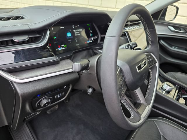 Used 2022 Jeep Grand Cherokee Limited 4xe w/ Luxury Tech Group II AWD/4WD image 20