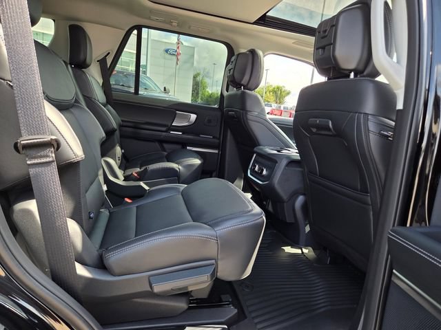 New 2026 Ford Expedition Platinum w/ Driver's Package AWD/4WD image 14