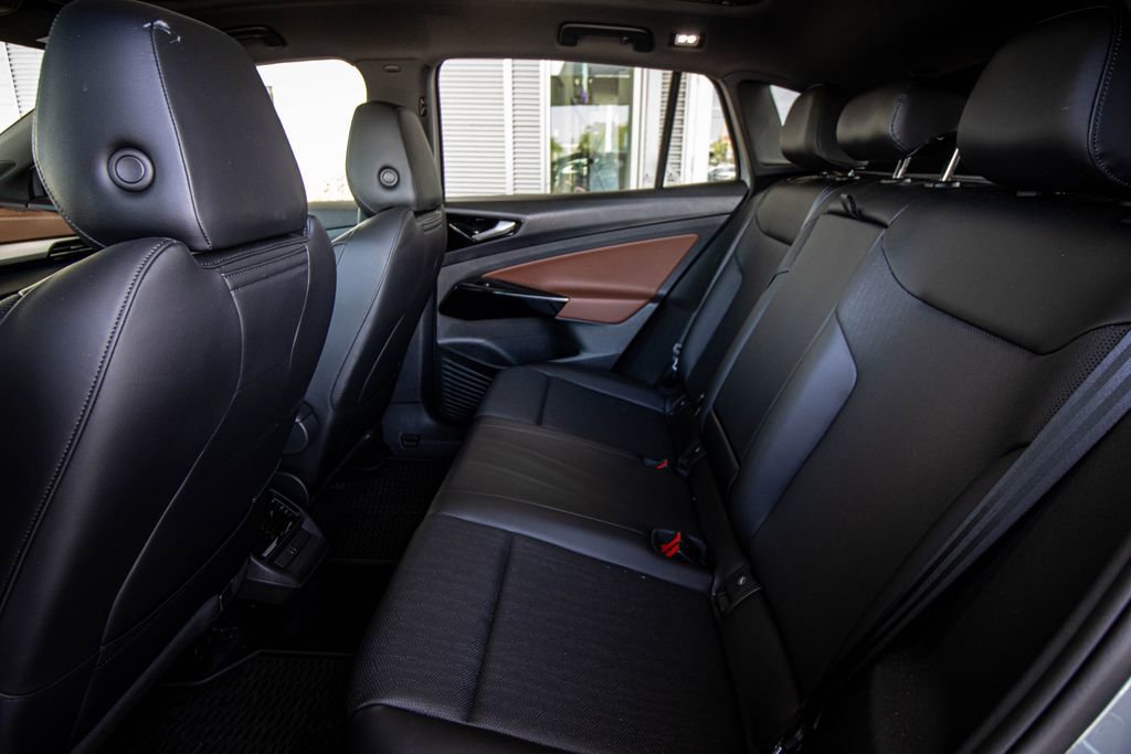 Certified 2022 Volkswagen ID.4 Pro S w/ Gradient Package image 26