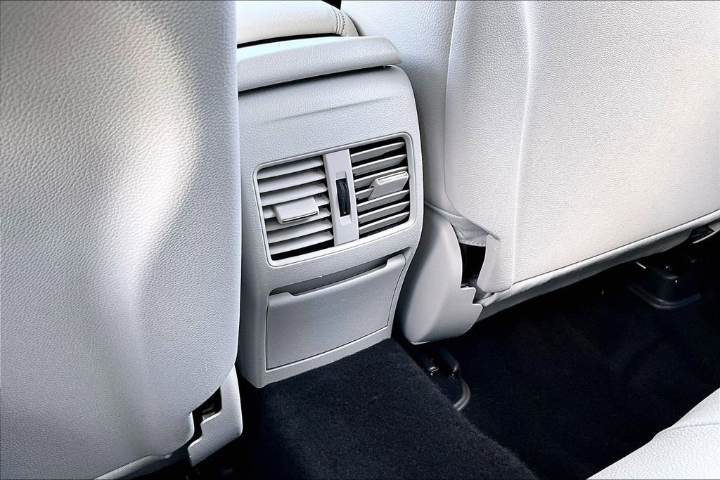 Used 2019 Mercedes-Benz GLA 250 w/ Premium Package image 10