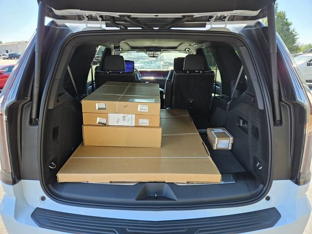 New 2026 Cadillac Escalade Sport w/ LPO, ONYX Package AWD/4WD image 18