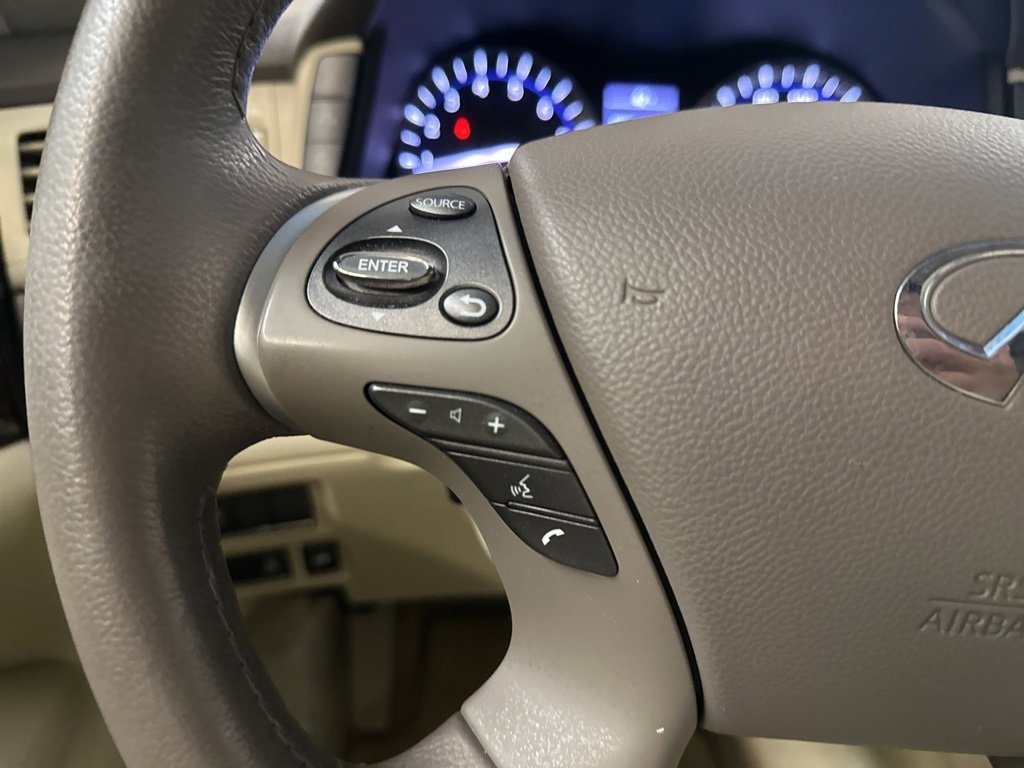 Used 2015 INFINITI Q70 L 3.7 image 24