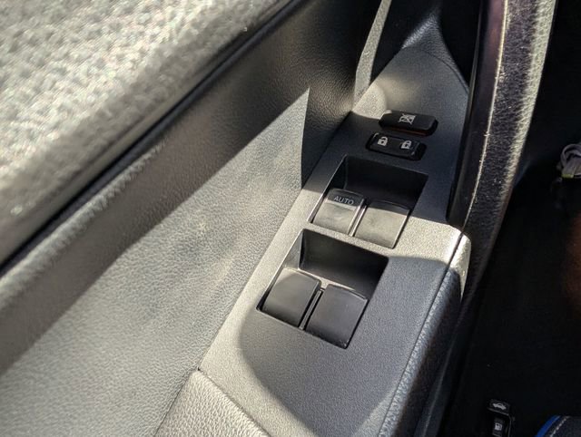 Used 2018 Toyota Corolla SE image 26