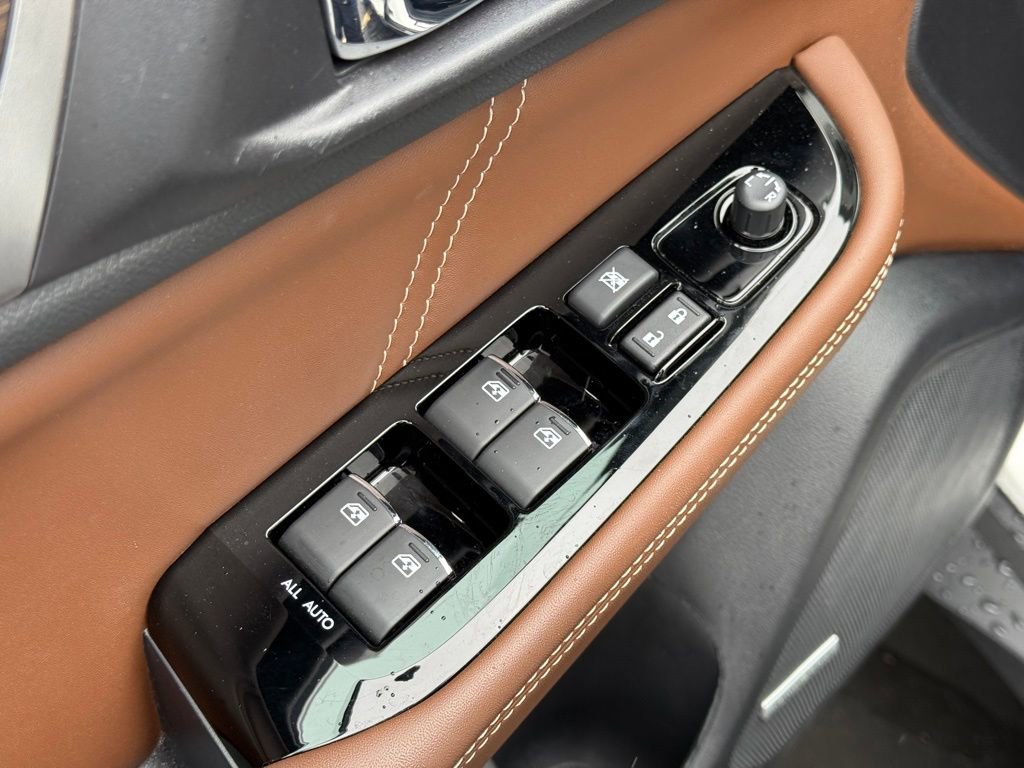 Used 2018 Subaru Outback 3.6R Touring AWD/4WD image 11