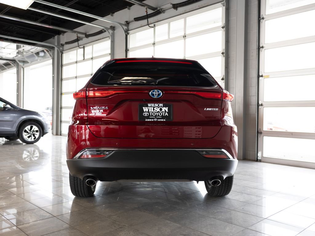 Used 2024 Toyota Venza Limited AWD/4WD image 4