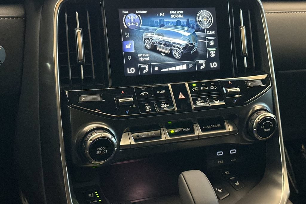 New 2026 Lexus LX 700h Luxury w/ Appearance Package AWD/4WD image 21