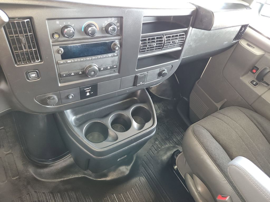 Used 2024 GMC Savana 2500 w/ Driver Convenience Package image 18