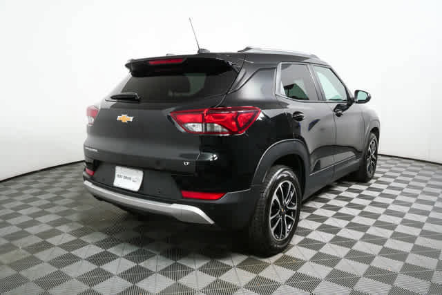 Used 2024 Chevrolet TrailBlazer LT w/ Driver Confidence Package image 3