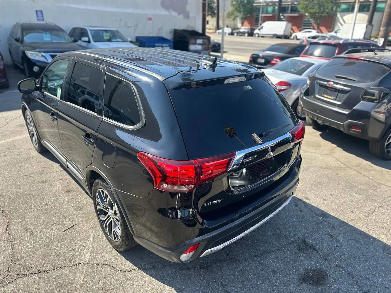 Used 2017 Mitsubishi Outlander ES image 12