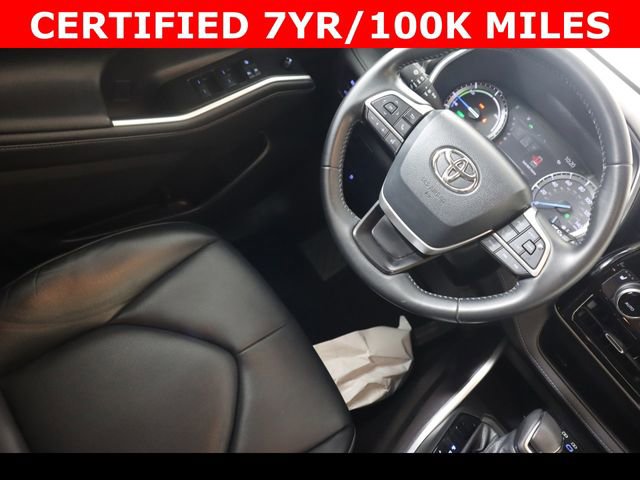 Used 2022 Toyota Highlander XLE image 18