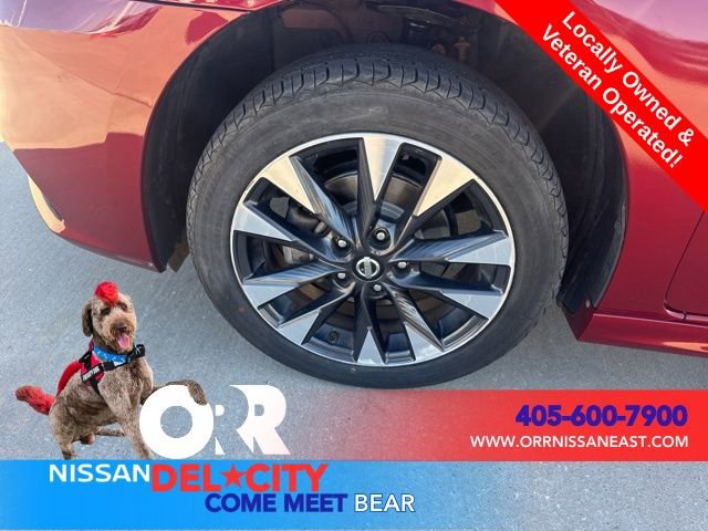 Used 2017 Nissan Sentra SR w/ SR Premium Technology Package image 9