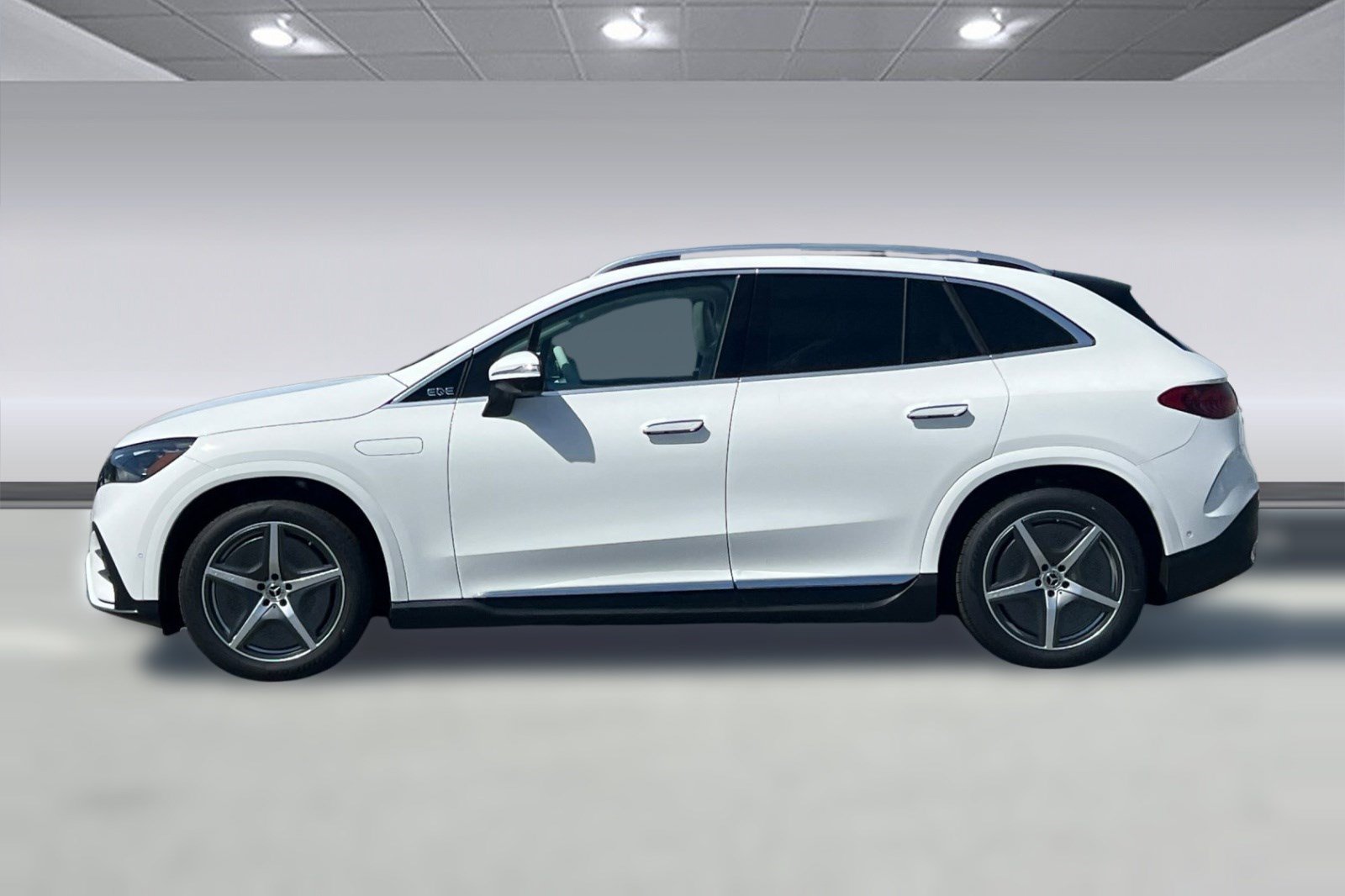 New 2026 Mercedes-Benz EQE 320+ SUV image 2