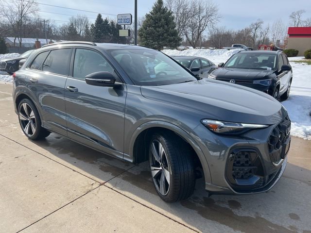 New 2025 Audi SQ5 Prestige image 1