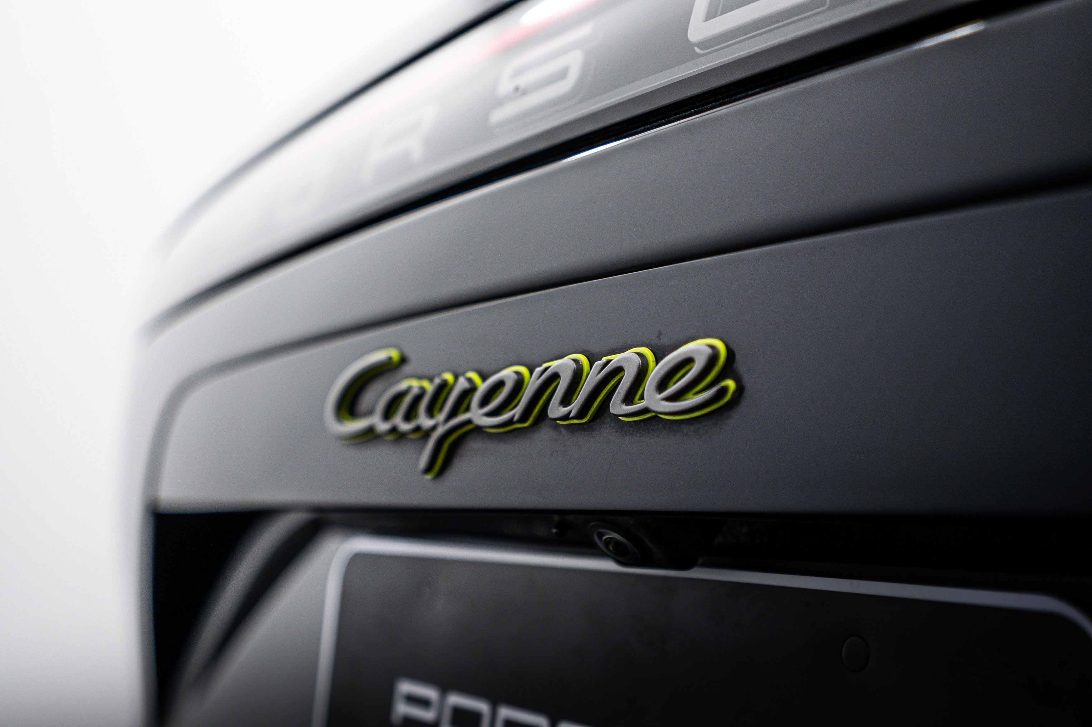 Certified 2023 Porsche Cayenne Platinum Edition image 27