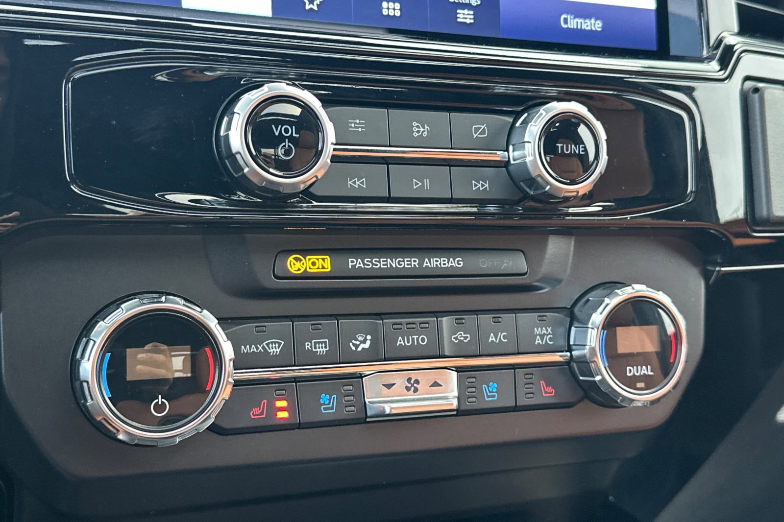 Used 2022 Ford F250 Lariat w/ Black Appearance Package image 20