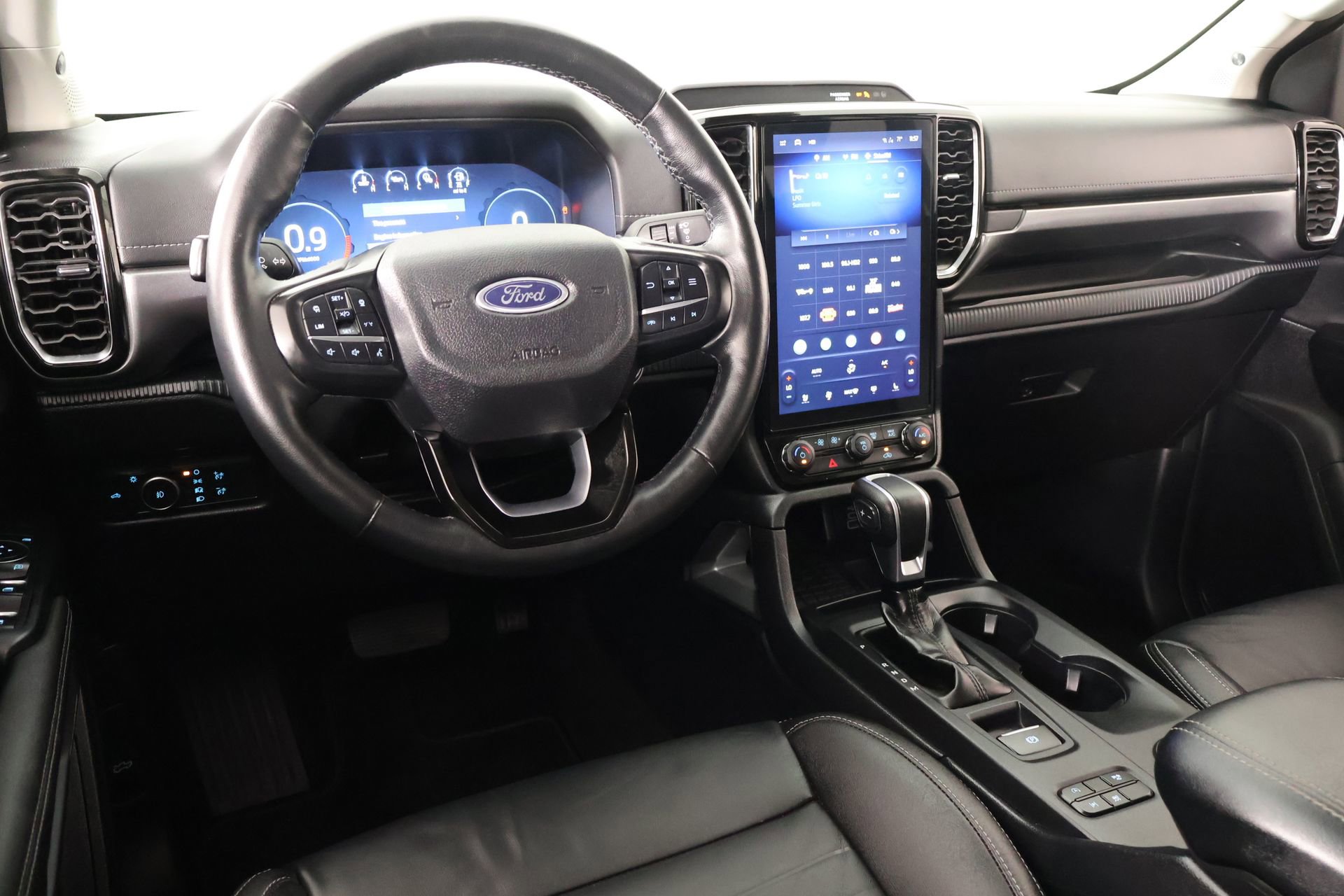 Used 2024 Ford Ranger Lariat w/ Trailer Tow Package RWD image 2