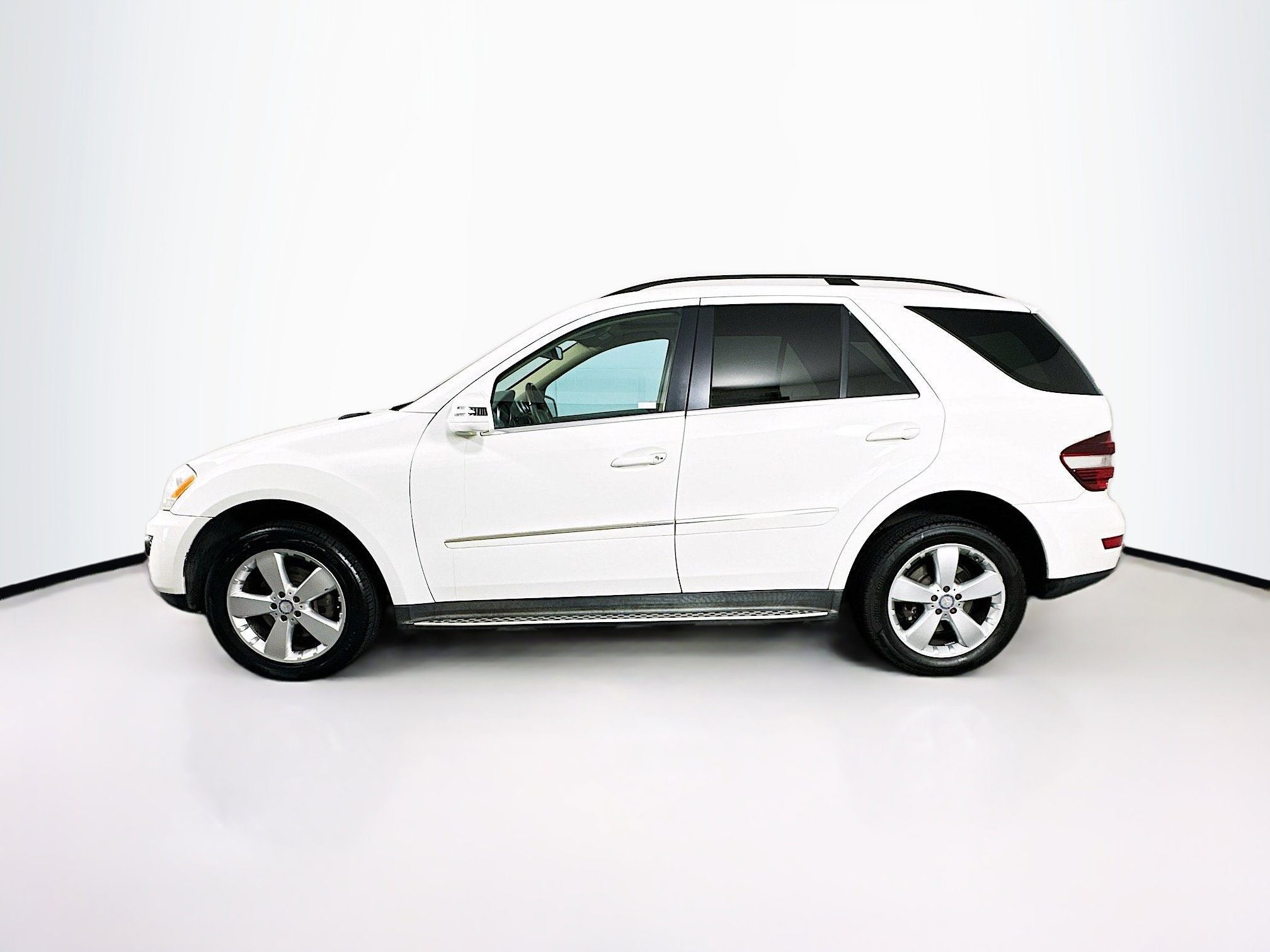 Used 2011 Mercedes-Benz ML 350 4MATIC image 4