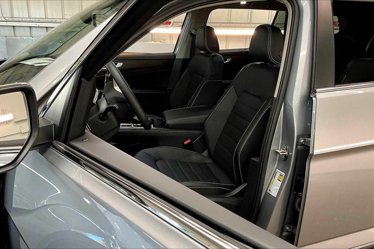 New 2026 Volkswagen Atlas SEL image 11