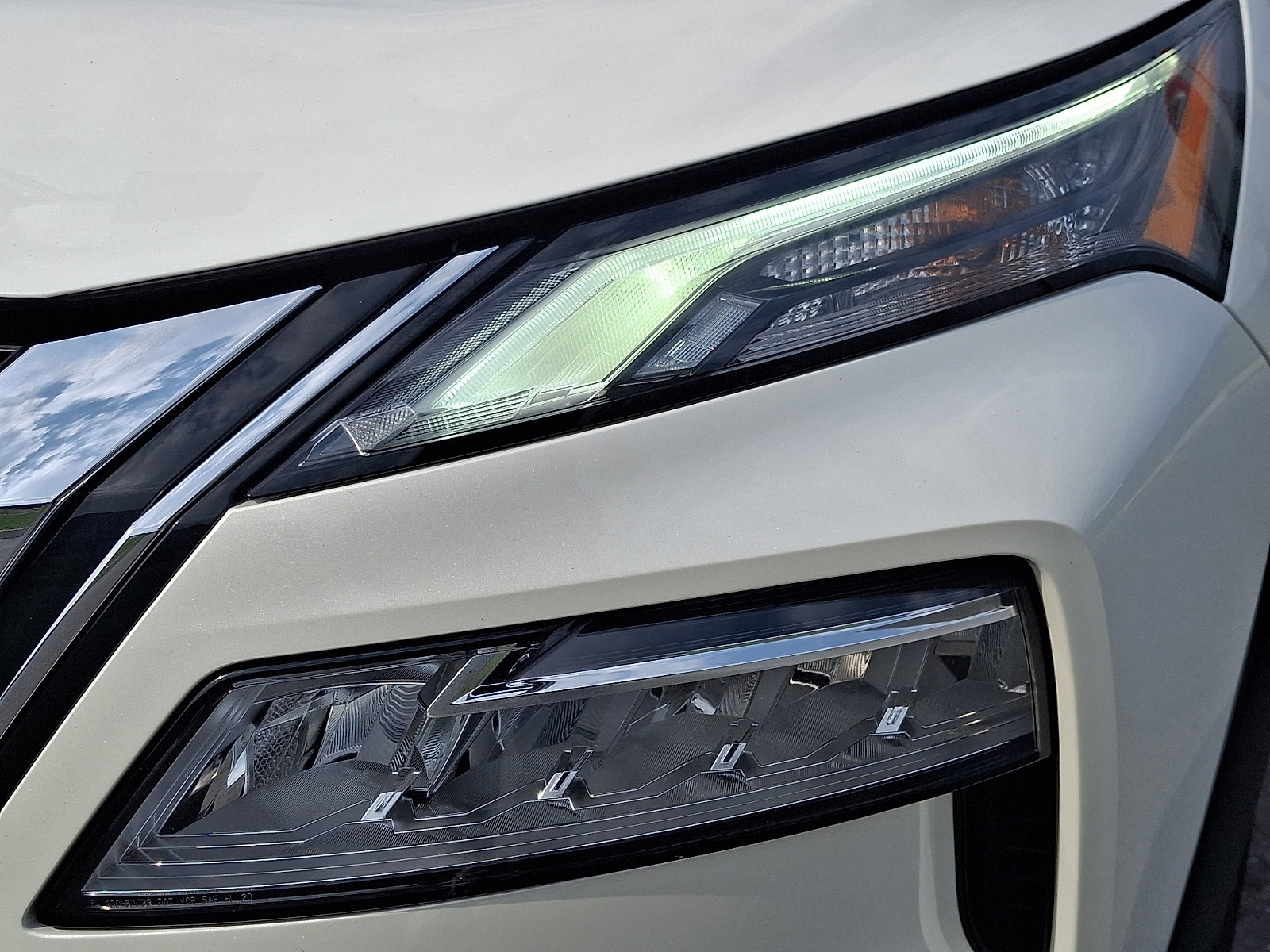 Certified 2023 Nissan Rogue SV w/ SV Premium B Package AWD/4WD image 10