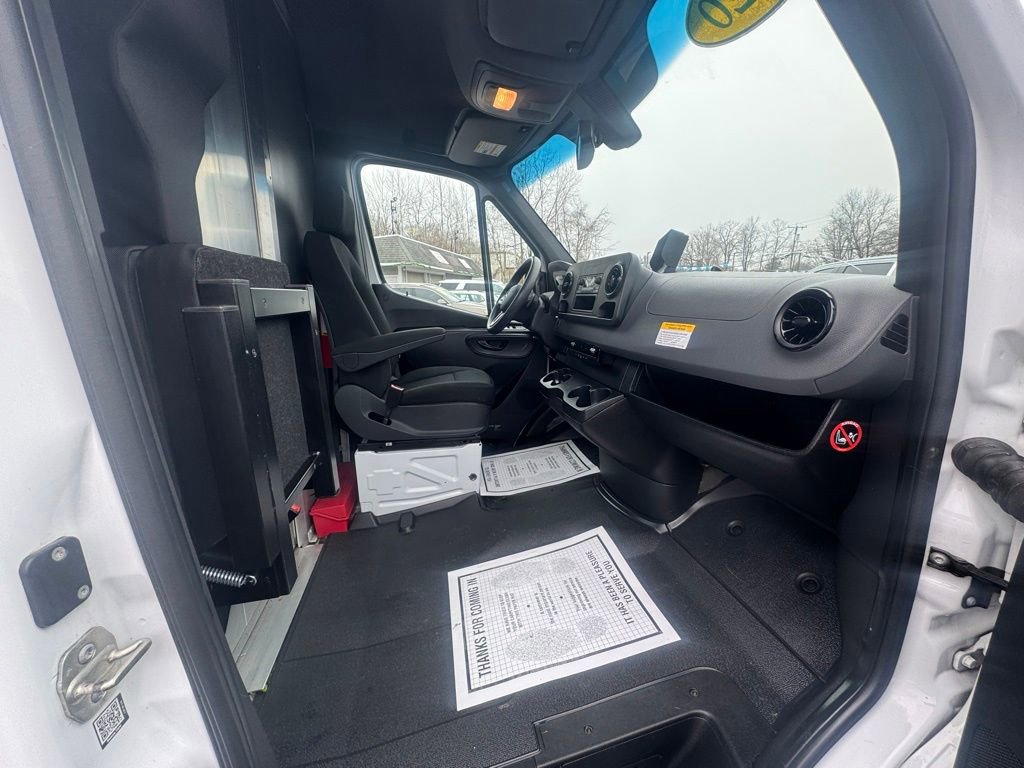 Used 2020 Mercedes-Benz Sprinter 2500 image 22