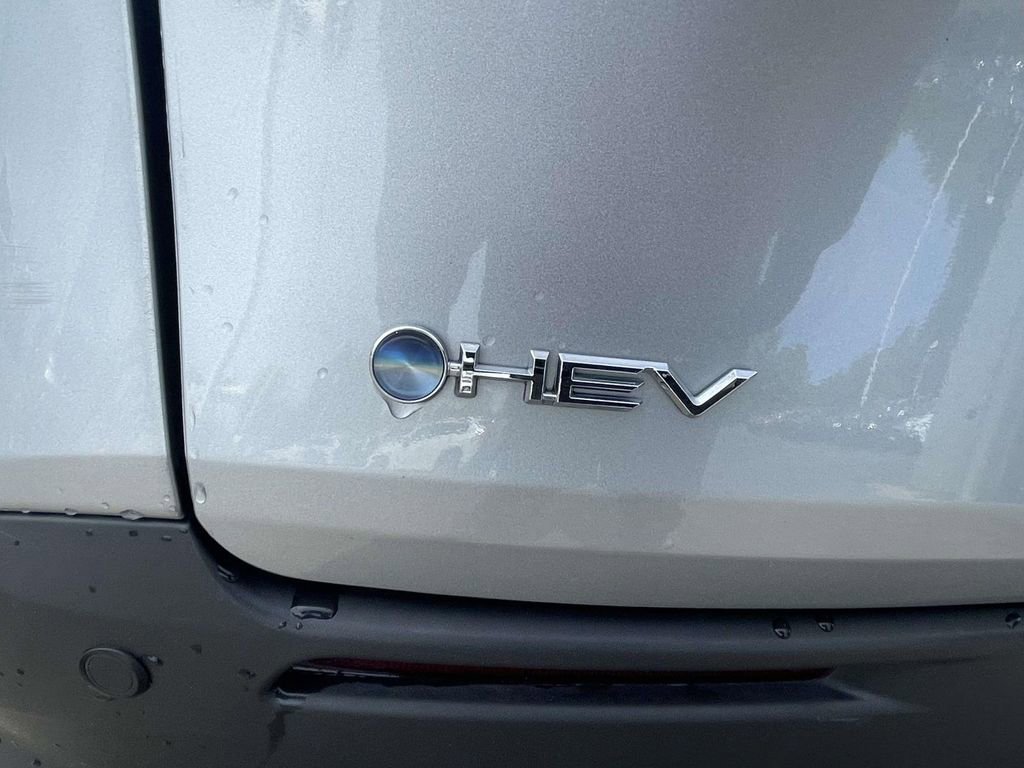 Used 2025 Toyota Sienna XLE image 21