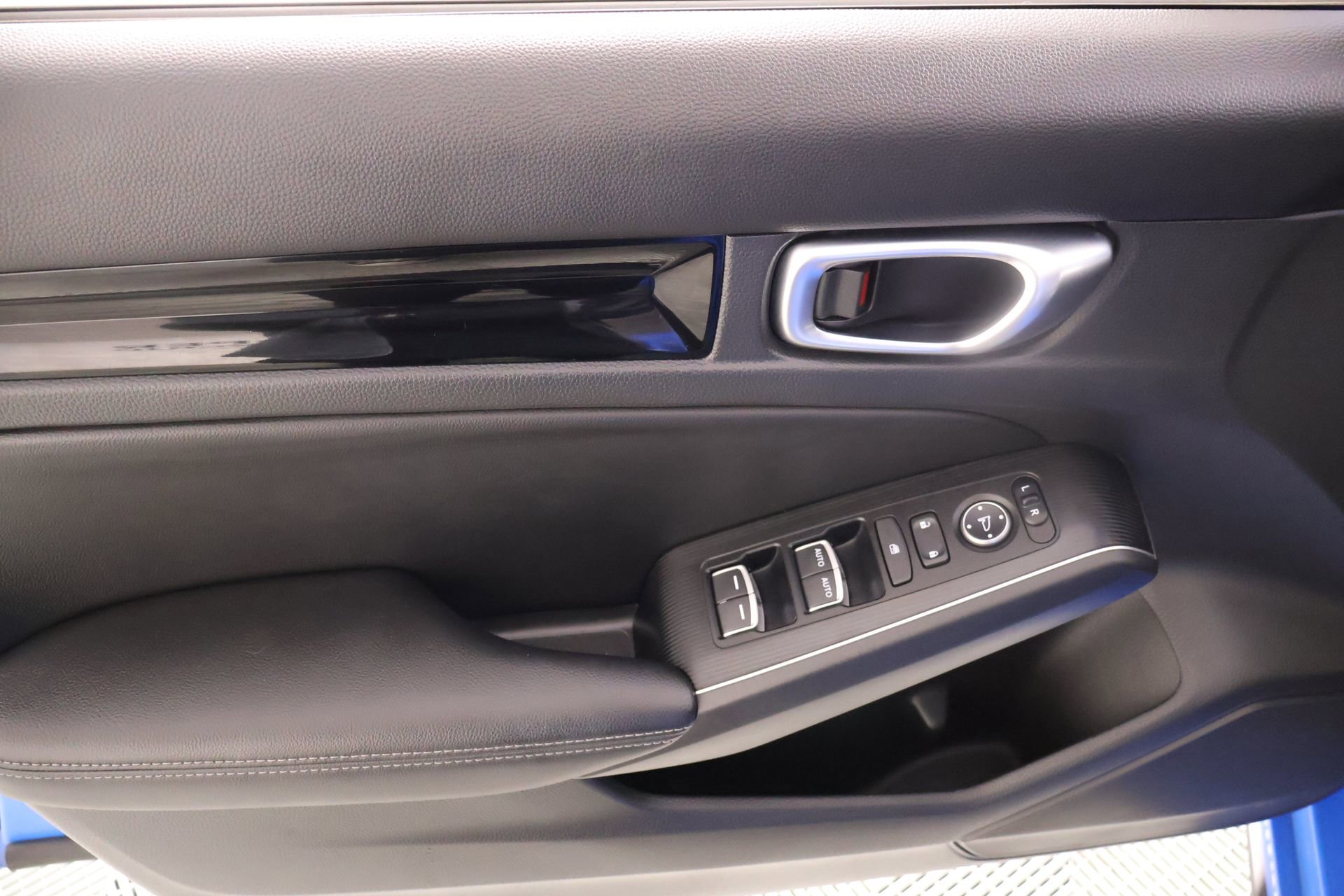 Used 2022 Honda Civic Sport Touring image 16