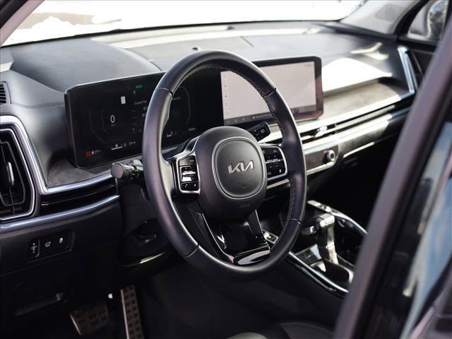 Used 2025 Kia Sorento SX image 6