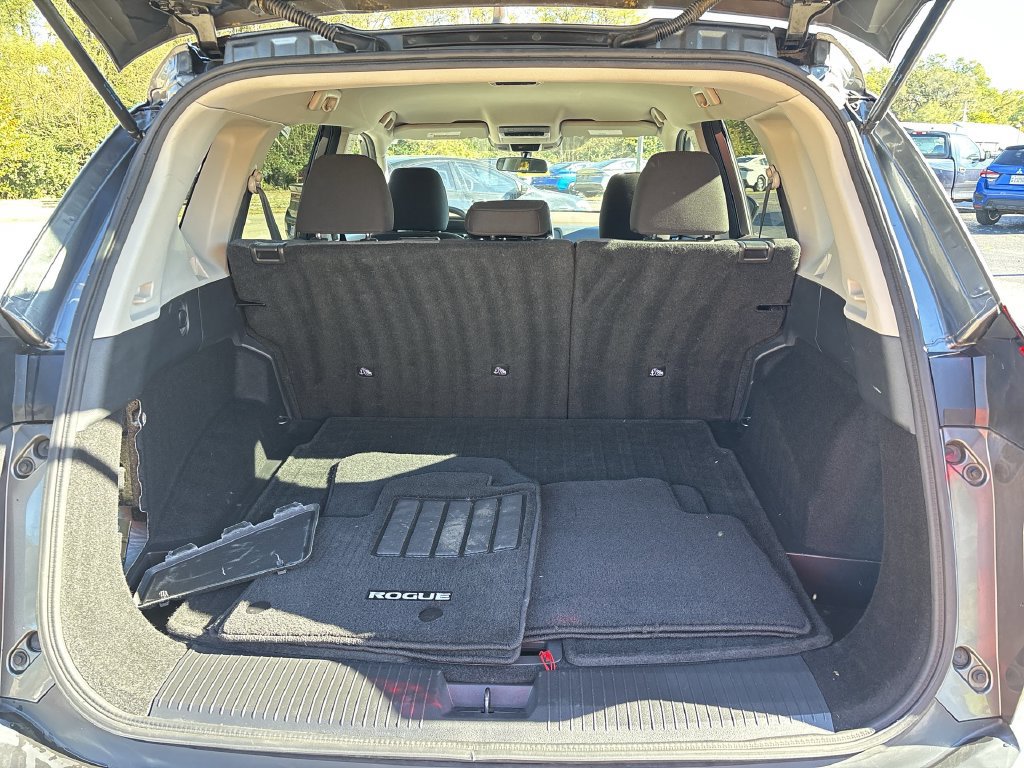 Certified 2021 Nissan Rogue SV FWD image 17
