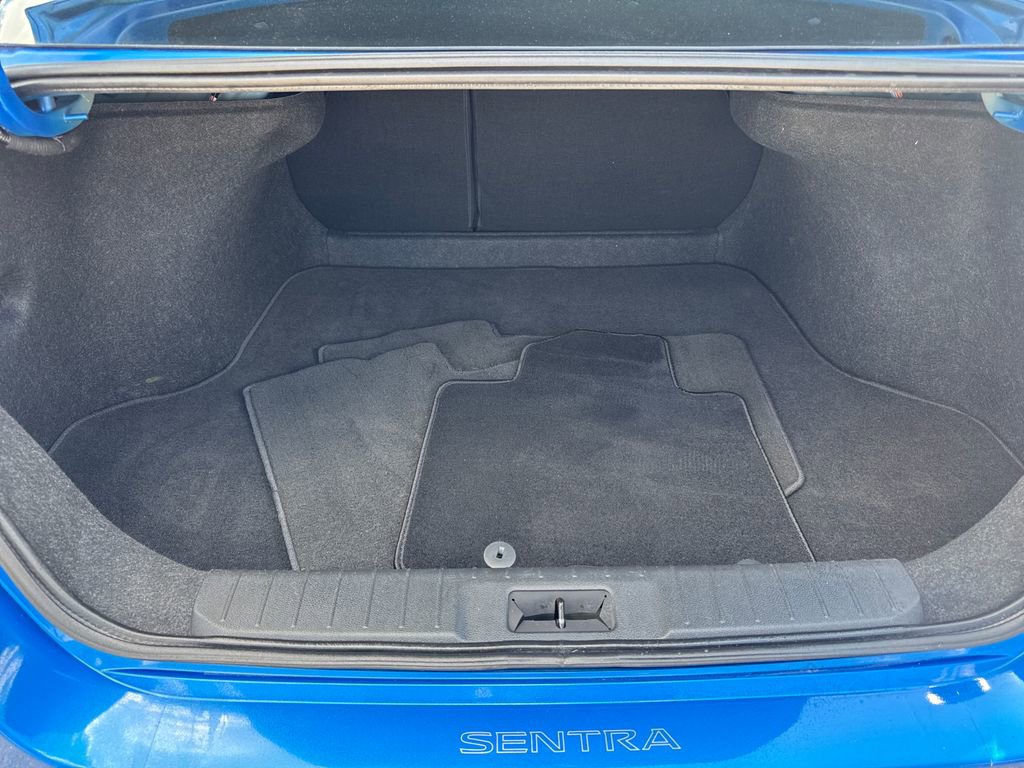 Used 2025 Nissan Sentra SR FWD image 31