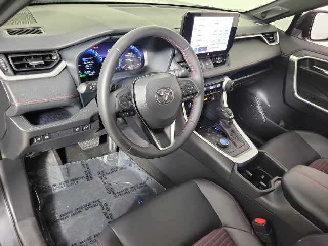 Used 2024 Toyota RAV4 XSE AWD/4WD image 18