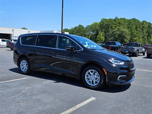 New 2026 Chrysler Pacifica Select