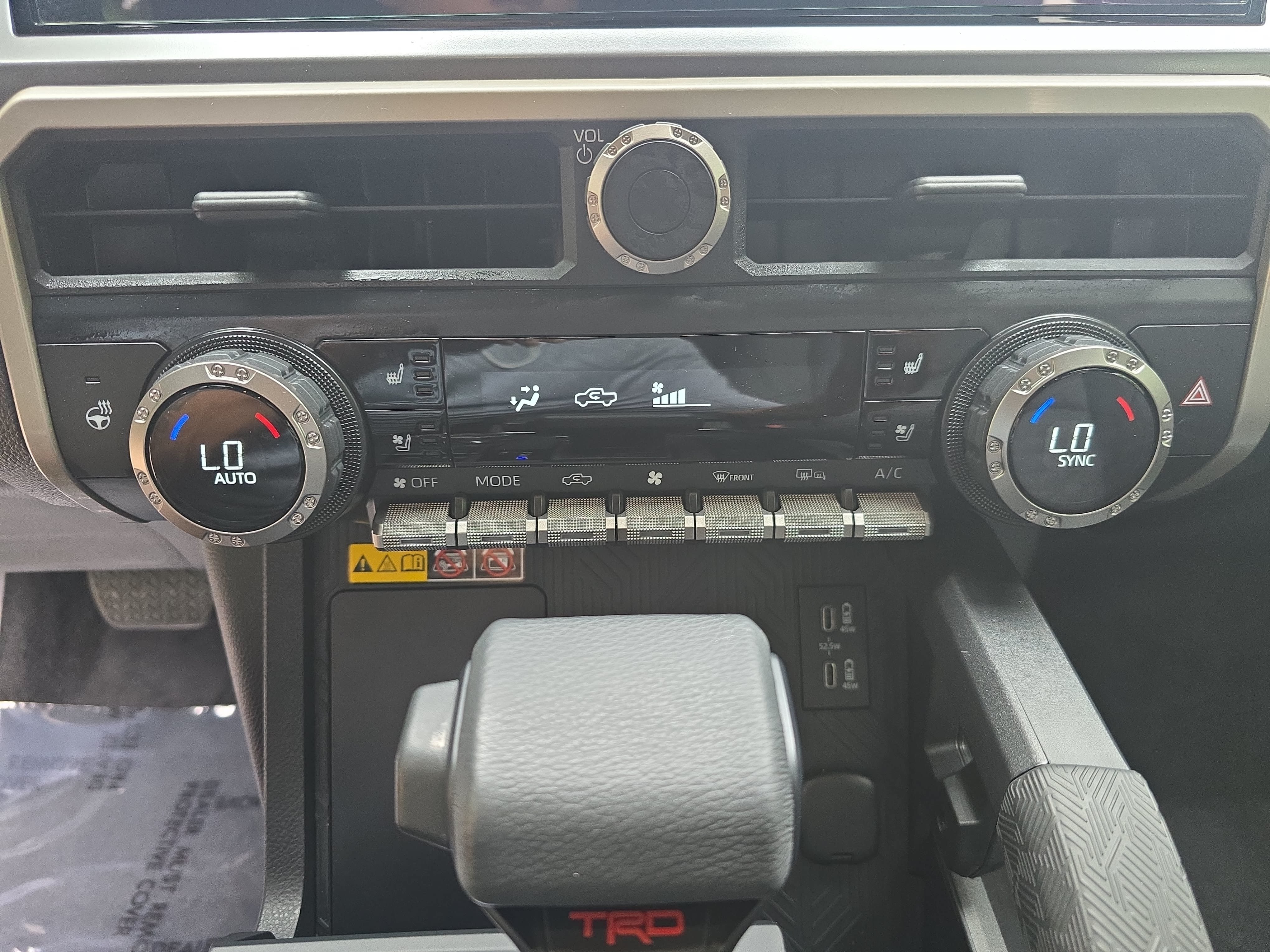 Certified 2025 Toyota Tacoma TRD Off-Road w/ TRD Off Road Premium Package AWD/4WD image 24