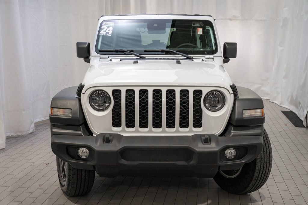 Used 2024 Jeep Wrangler Sport S image 3