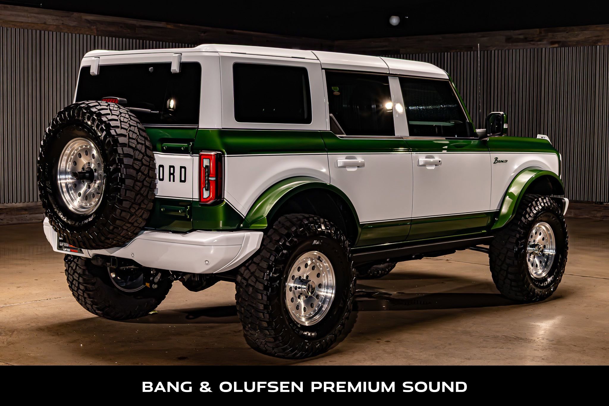 Used 2023 Ford Bronco Badlands image 10