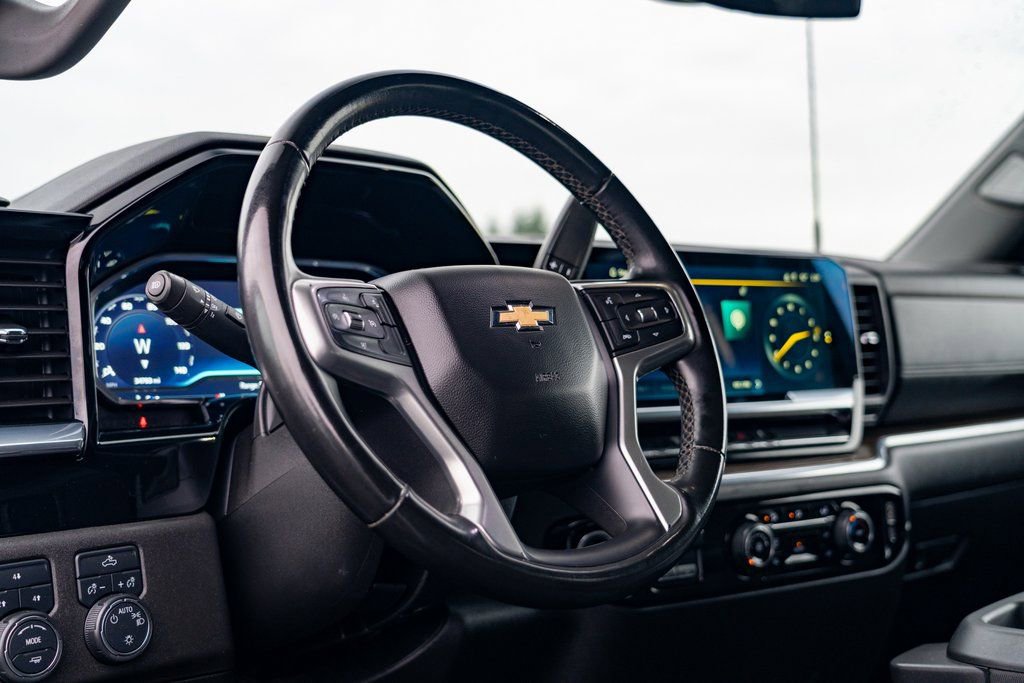 Used 2024 Chevrolet Silverado 3500 LT image 14