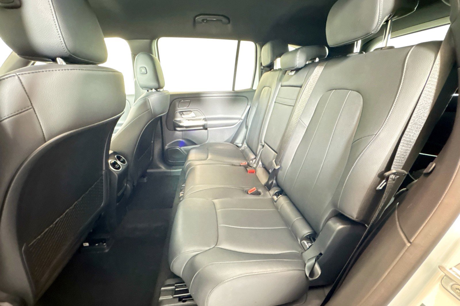 Used 2023 Mercedes-Benz EQB 300 4MATIC image 22