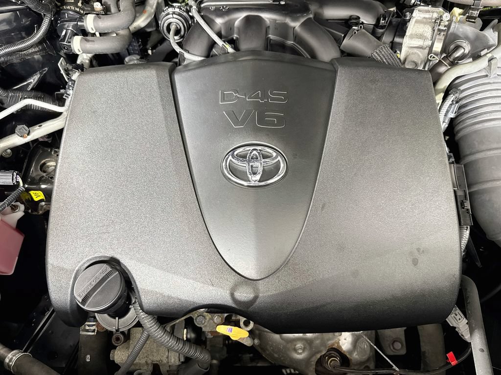 Used 2021 Toyota Highlander LE AWD/4WD image 29